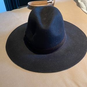 Rachel Parcell black hat one size